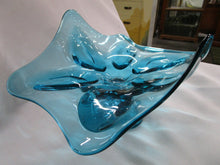 Load image into Gallery viewer, Vintage LE Smith Teal Blue Six Petal Banana Fruit Dish Bowl