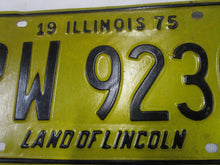 Load image into Gallery viewer, 1975 Illinois Land of Lincoln Automobile License Plate Tag PW9230