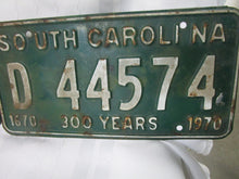 Load image into Gallery viewer, 1970 South Carolina 300 Years 1670-1970 D 44574 Matched Pair Automobile License Plate Tag