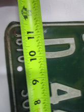 Load image into Gallery viewer, 1970 South Carolina 300 Years 1670-1970 D 44574 Matched Pair Automobile License Plate Tag