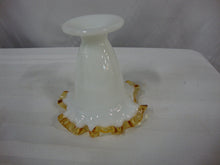 Load image into Gallery viewer, Vintage Fenton Gold Crest Small Pedestal Vase