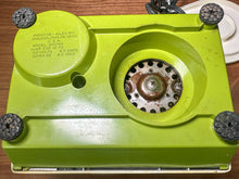 Load image into Gallery viewer, 1970s Proctor-Silex Cream & Avocado 8-Speed Blender - Works!