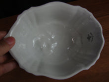 Load image into Gallery viewer, Vintage Franklin Mint Le Cordon Bleu Raised Relief Berry Wall Mold Plaque