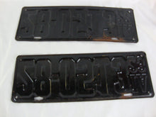 Load image into Gallery viewer, 1923 Iowa Matched Pair 28-0513 Car Tag Automobile License Plates