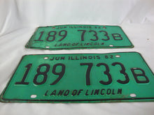Load image into Gallery viewer, 1982 June Illinois Land of Lincoln Matched Pair 189 733 B Automobile License Plate Pair