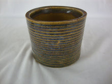 Load image into Gallery viewer, 1950's Zanesville Homespun 4003 1/2 Stoneware Pottery Planter