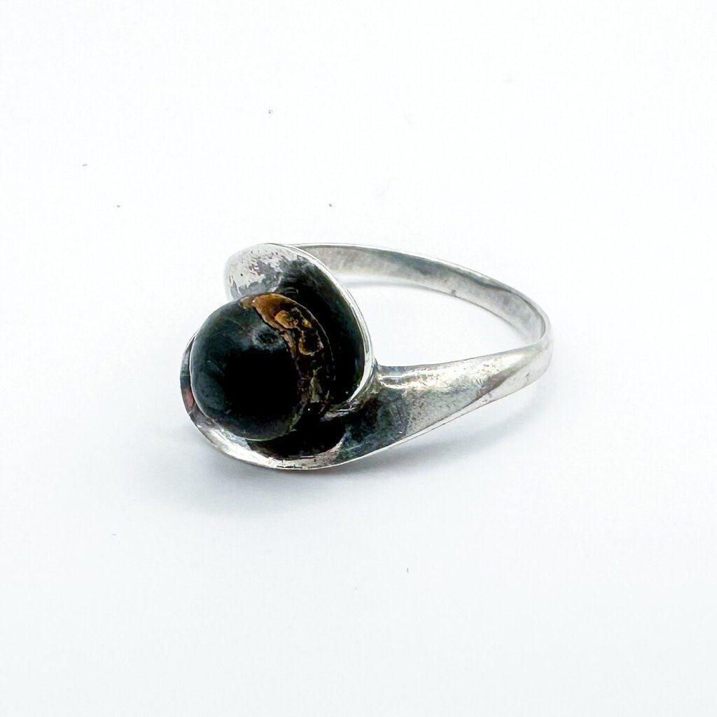 Vintage black stone ring hotsell