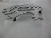 Load image into Gallery viewer, Vintage Aluminum Country Rooster Pot Trivet