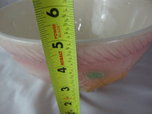 Load image into Gallery viewer, Vintage Hull USA Sunglow Nesting Mixing Bowl Set of 3
