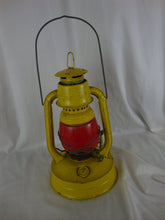 Load image into Gallery viewer, Vintage Dietz No. 100 Balto Gas & Elec Co. Yellow Metal Railroad Lantern