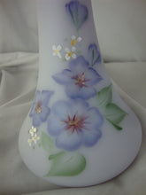 Load image into Gallery viewer, 2000 Fenton Hibiscus on Blue Burmese Pulpit Art Glass Vase