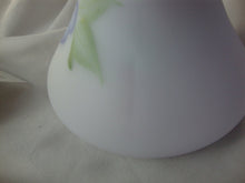 Load image into Gallery viewer, 2000 Fenton Hibiscus on Blue Burmese Pulpit Art Glass Vase