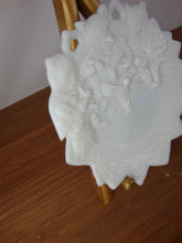 Load image into Gallery viewer, Westmoreland Milk Glass Plate with Three Wolves Reading Book Wall Decor