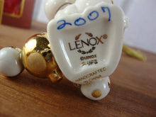 Load image into Gallery viewer, 2007 Lenox Snoopy's Christmas Spirit Porcelain Christmas Holiday Tree Ornament