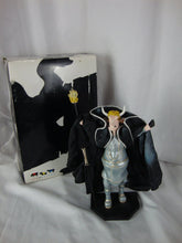 Load image into Gallery viewer, 2003 Cow Parade #7280 Siegfried Collector Cow Figure NIB