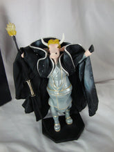 Load image into Gallery viewer, 2003 Cow Parade #7280 Siegfried Collector Cow Figure NIB