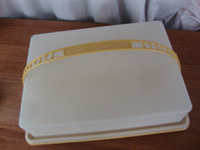 Load image into Gallery viewer, Vintage Tupperware Harvest Gold/Frosted Plastic Cake Taker with Handle
