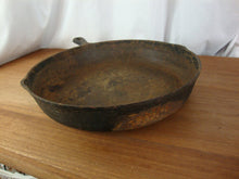 Load image into Gallery viewer, Vintage Cast Iron No. 10 12 7/16" inch Made in USA Frying Pan with Heat Ring UNRESTORED