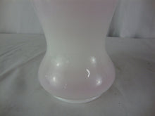 Load image into Gallery viewer, Vintage Fenton Peach Pink Crest Glass Crimped Flower Vase