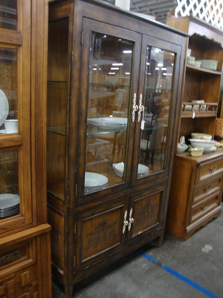 葡萄　インテリア Vintage Lexington Floral Grapes Two Door China Display Hutch