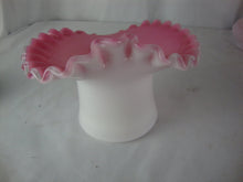 Load image into Gallery viewer, Vintage Fenton Pink Peach Crest 5 Inch Ruffled Hat Vase