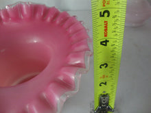 Load image into Gallery viewer, Vintage Fenton Pink Peach Crest 5 Inch Ruffled Hat Vase