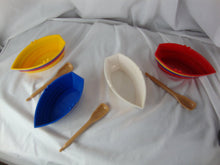 Load image into Gallery viewer, Avon By The Sea Molded Plastic (4) Boat Bowls and (3) Paddle Spoons Set
