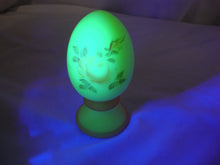 Load image into Gallery viewer, Vintage Fenton Uranium Burmese Painted Rose Floral Egg on Stand