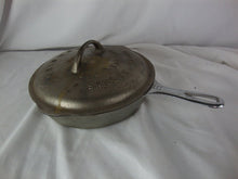 Load image into Gallery viewer, Vintage Griswold Large Block No 6 699A Cast Iron Skillet with Self Basting Lid UNRESTORED