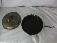 Load image into Gallery viewer, Vintage Griswold Large Block No 6 699A Cast Iron Skillet with Self Basting Lid UNRESTORED