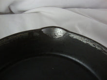 Load image into Gallery viewer, Vintage Griswold Large Block No 6 699A Cast Iron Skillet with Self Basting Lid UNRESTORED