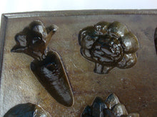 Load image into Gallery viewer, Cast Iron 6 Vegetable Shape Handled Baking Pan