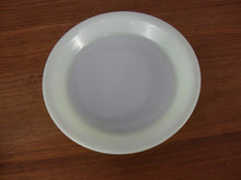 Load image into Gallery viewer, Vintage Pyrex USA 909 Lime Green Glass Pie Plate