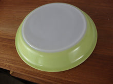 Load image into Gallery viewer, Vintage Pyrex USA 909 Lime Green Glass Pie Plate