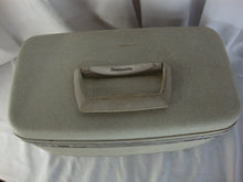 Load image into Gallery viewer, Samsonite Silhouette 1412 Train Case with Mirror and Key Gray Green Color