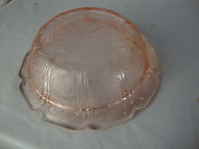 Load image into Gallery viewer, Vintage Jeanette Vaseline Pink Depression Glass 6" Cereal Bowl