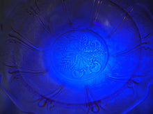 Load image into Gallery viewer, Vintage Jeanette Vaseline Pink Depression Glass 6" Cereal Bowl