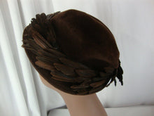 Load image into Gallery viewer, Retro 1950's Womens Dark Brown Velvet and Feather Hat