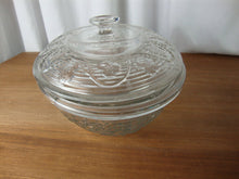 Load image into Gallery viewer, Anchor Hocking Avalon Clear Glass 3 Quart Oval Casserole Dish with Lid