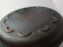 Load image into Gallery viewer, Lodge Crescent Moon 9 Inch Shallow Cast Iron Skillet Unrestored