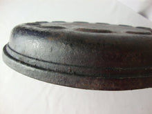 Load image into Gallery viewer, Lodge Crescent Moon 9 Inch Shallow Cast Iron Skillet Unrestored