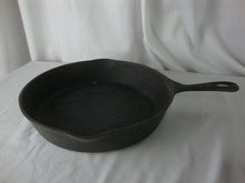 Load image into Gallery viewer, Vintage Wagner Ware Sidney 0 No 8 Cast Iron Skillet Unrestored