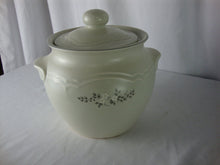 Load image into Gallery viewer, Vintage Pfaltzgraff Heirloom Stoneware Bean Pot with Lid