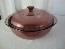 Load image into Gallery viewer, Vintage Pyrex Cranberry Glass 2 Quart Casserole Dish with Lid