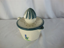 Load image into Gallery viewer, 1950s Japan Ceramic Face Floral Handled Juicer
