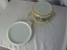 Load image into Gallery viewer, Vintage Pyrex Homestead 1.5 Quart Casserole Bowl with Lid
