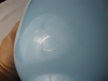Load image into Gallery viewer, Vintage Pyrex Blue Delphite 2.5 Quart Mixing Bowl
