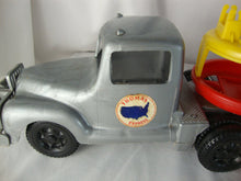 Load image into Gallery viewer, Vintage Thomas Mfg Thomas Express Molded Plastic Toy Car Carrier with Car Hauler with Toy Cars