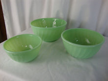 Load image into Gallery viewer, Vintage Fire King Jadeite Vertical Swirl 3 Piece Nesting Mixing Bowl Set