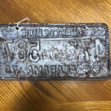 Load image into Gallery viewer, VINTAGE 1975 STATE OF ALABAMA LICENSE PLATE